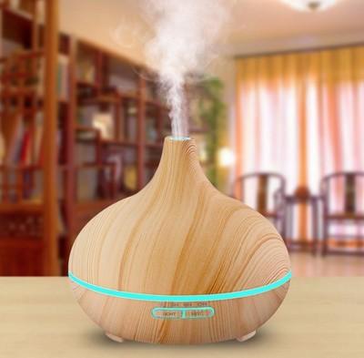 Wood grain humidifying aroma diffuser